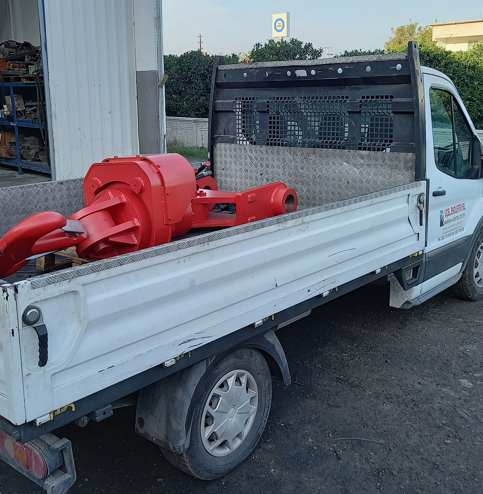 HİDROLİK DÖNERLİ YÜK KOÇALARI